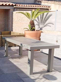 Table de jardin composite